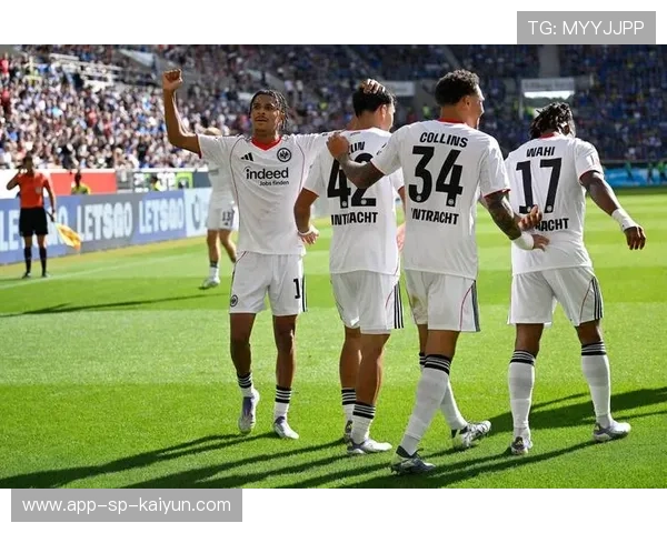 德甲法兰克福快攻终结，客队节节逼近：一场都城夜色里的对决